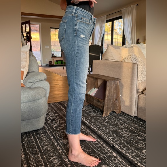 Universal thread women’s ankle cut jeans - Picture 3 of 5